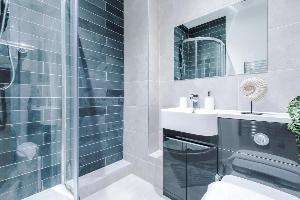 The Popworks 2 Bedroom Apartment - Mcr Dens Manchester Bagian luar foto