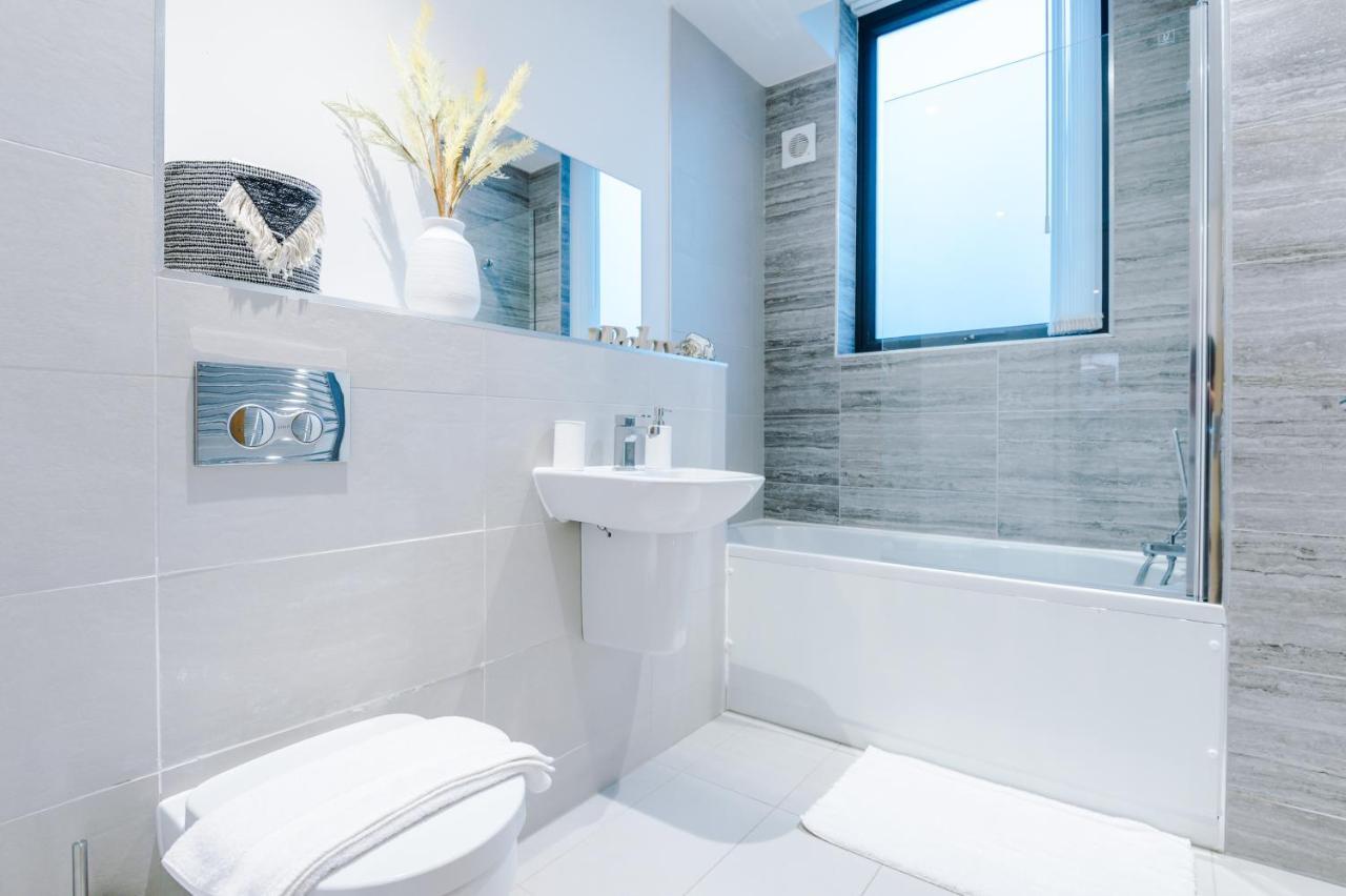 The Popworks 2 Bedroom Apartment - Mcr Dens Manchester Bagian luar foto